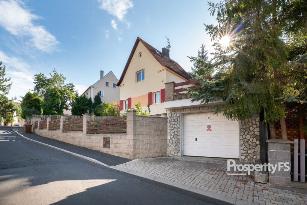 prodej rodinneho domu 4 1 s bazenem a garazi na pozemku 538 m2 usti nad labem strekov pana1774 ae7172