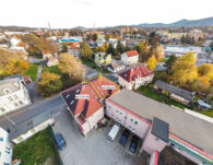 letecký pohled na dům s bytem k pronájmu, Varnsdorf