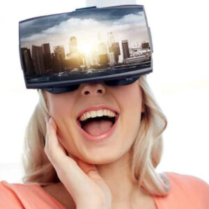 žena s brýlemi s virtuální realitou